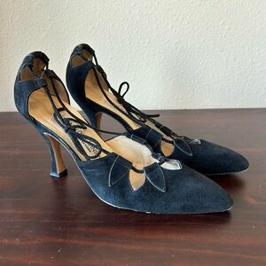 Vintage Manolo Blahnik kitten heels